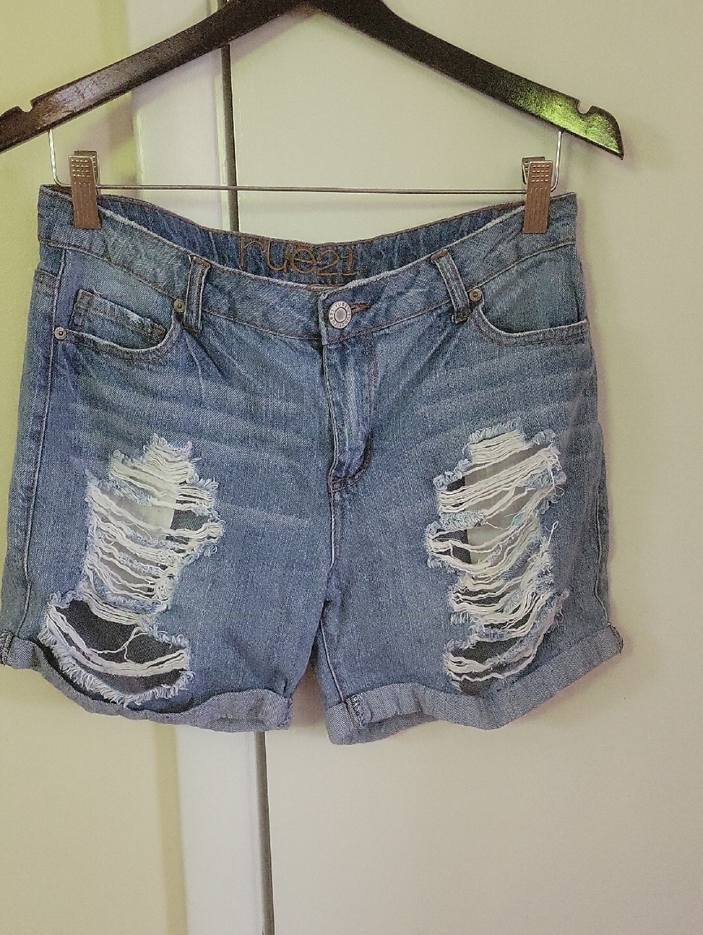 Rue 21 Distressed Light Blue Denim Shorts Curvy Short Sz 5/6